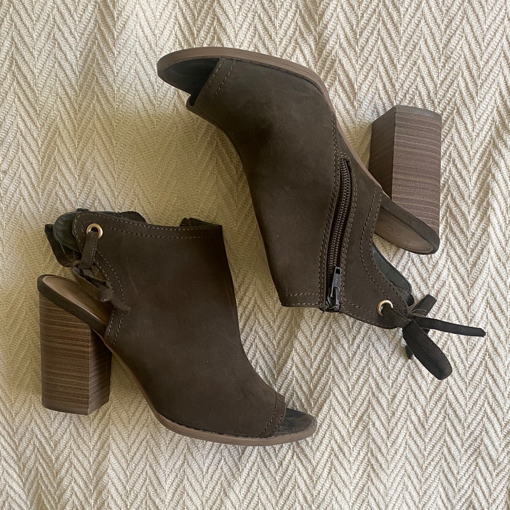 LC Lauren Conrad Dark Brown Peep-Toe Mules